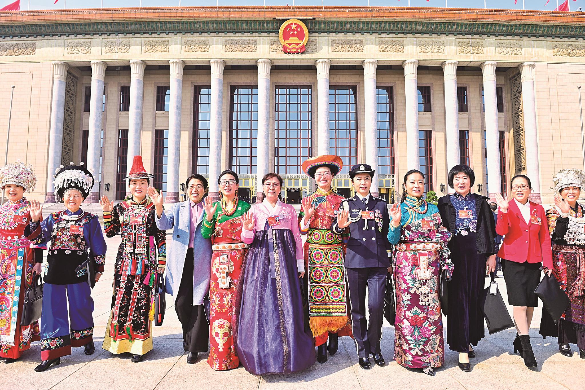 开云体育官方入口-关于足坛欢颜自现：女足运动员用拼搏流汗书写时代华章的信息