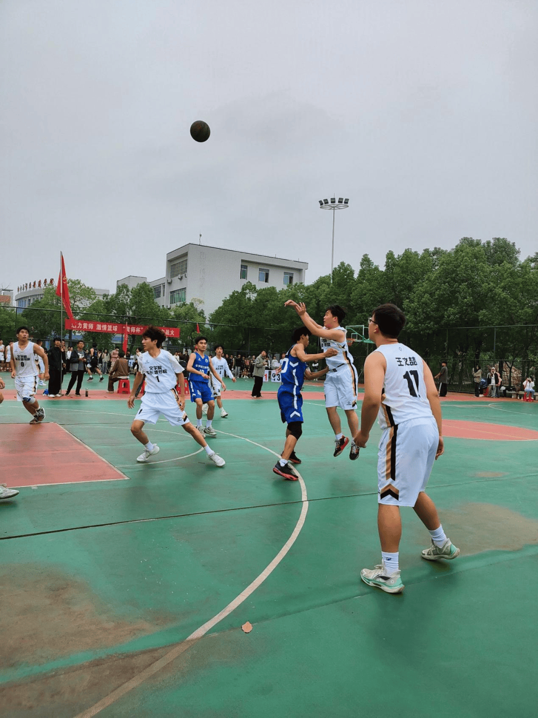 开云体育-极具挑战性和激情的职业篮球战役