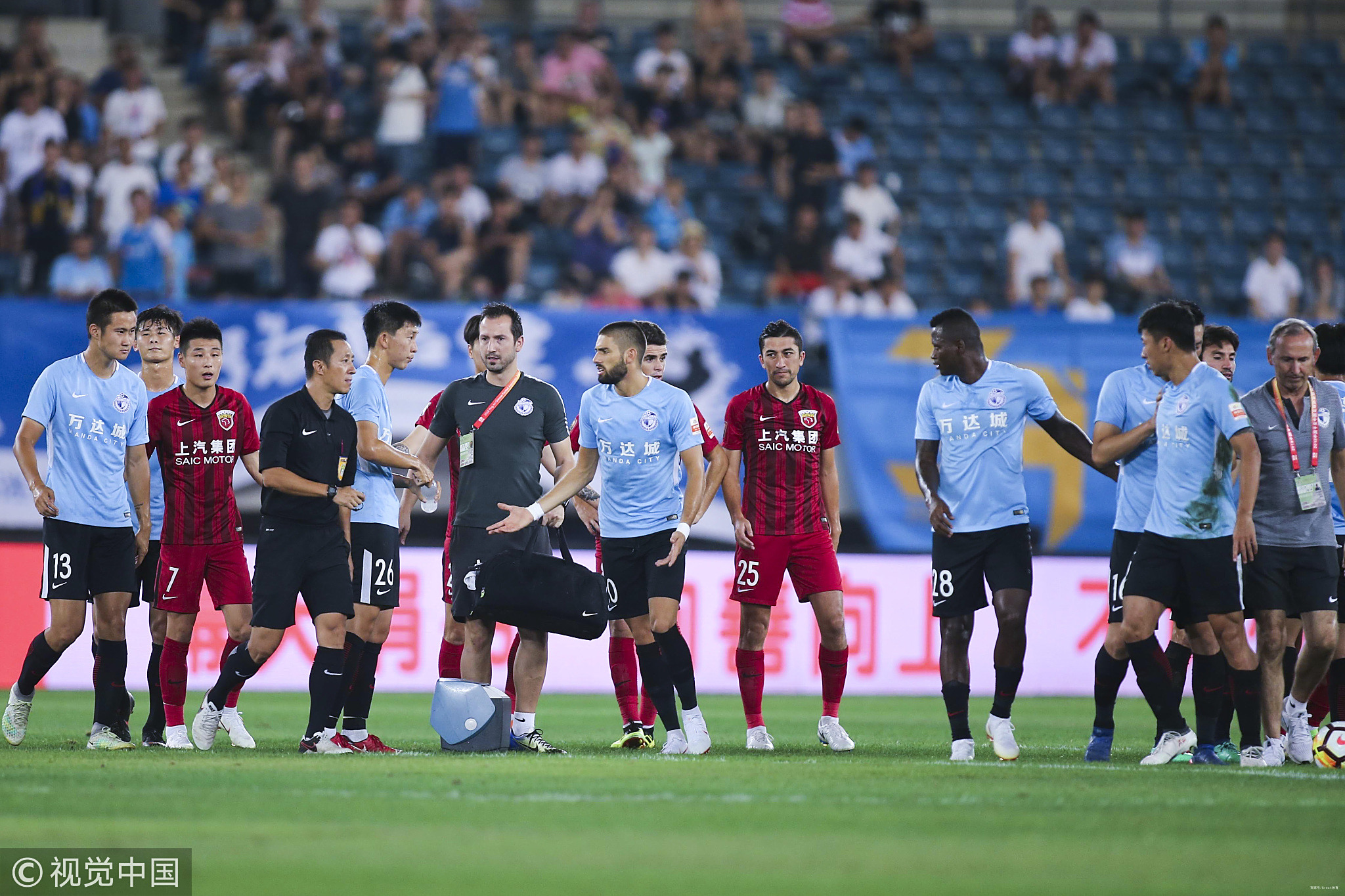 开云体育官方入口-包含上海上港主场力克大连一方，取得三分的词条