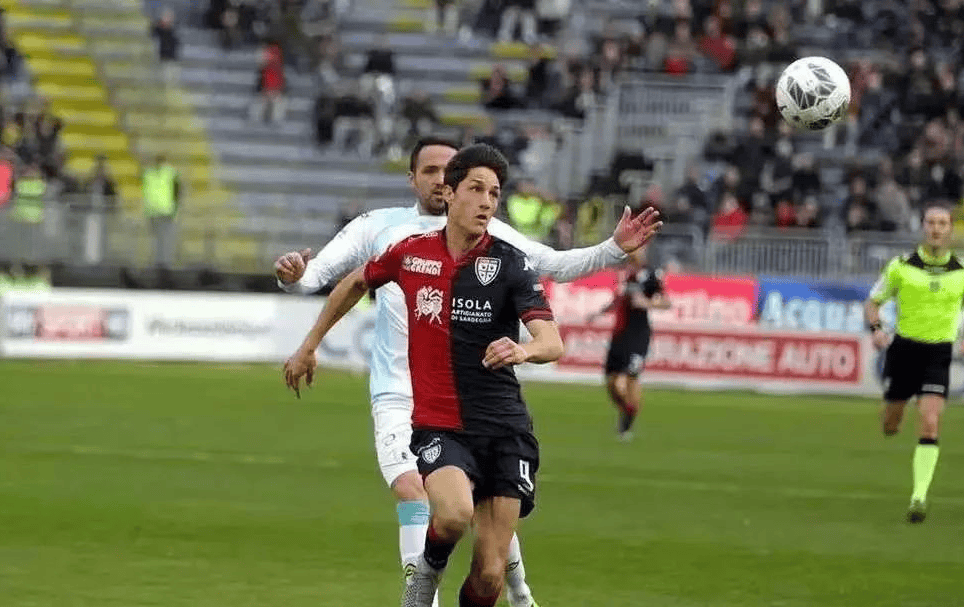 开云体育入口-佛罗伦萨战胜卡利亚里！佛罗伦萨稳健追赶榜首的简单介绍