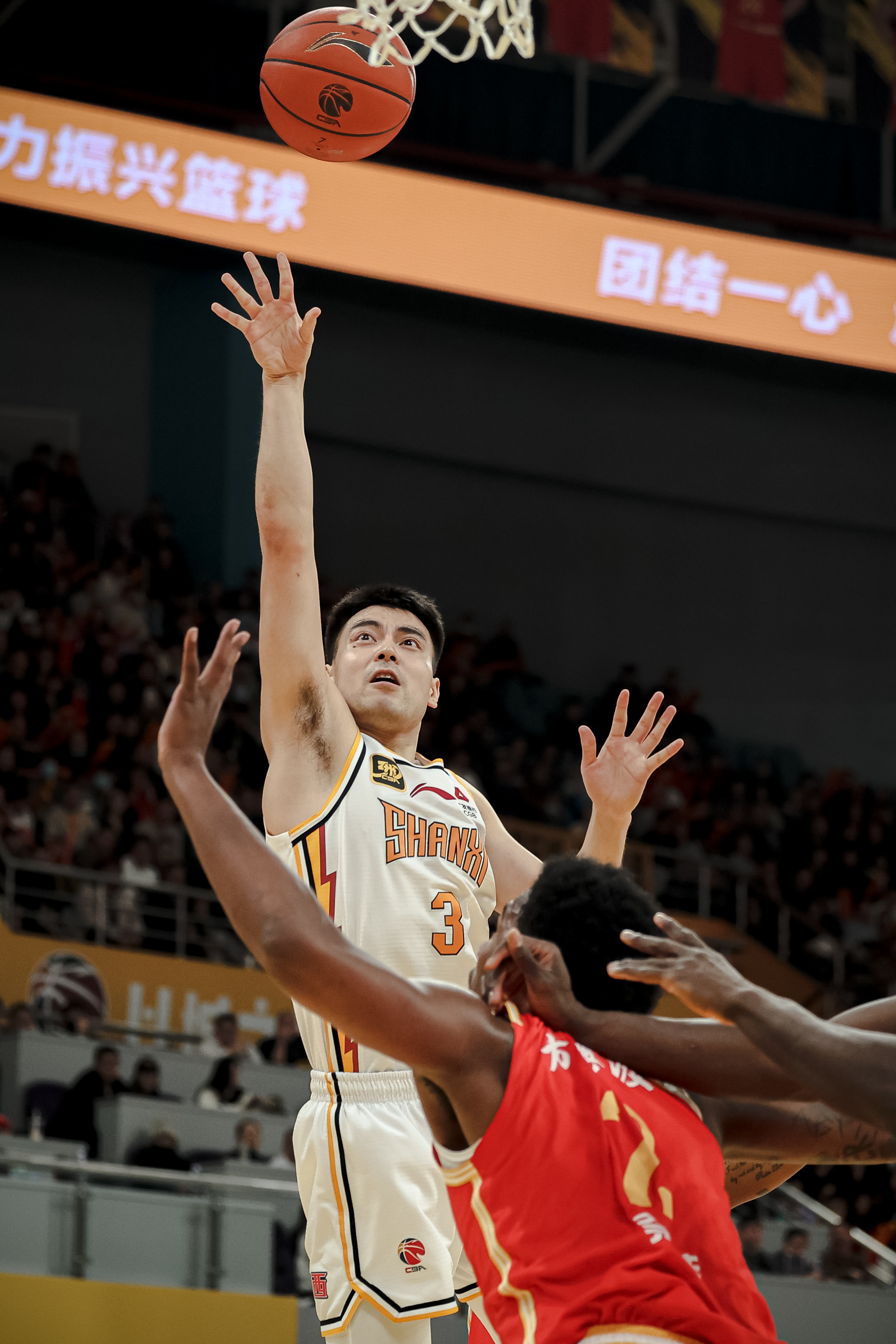 开云体育-主场加油！CBA球队首战备战全力，冲刺新季的简单介绍